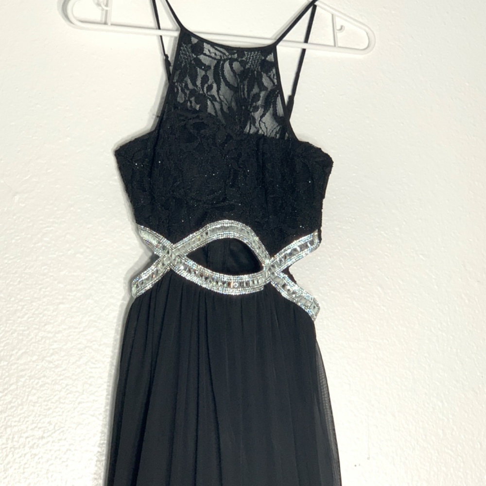 Black Lace Halter Top Prom Dress Windsor | Size: 3